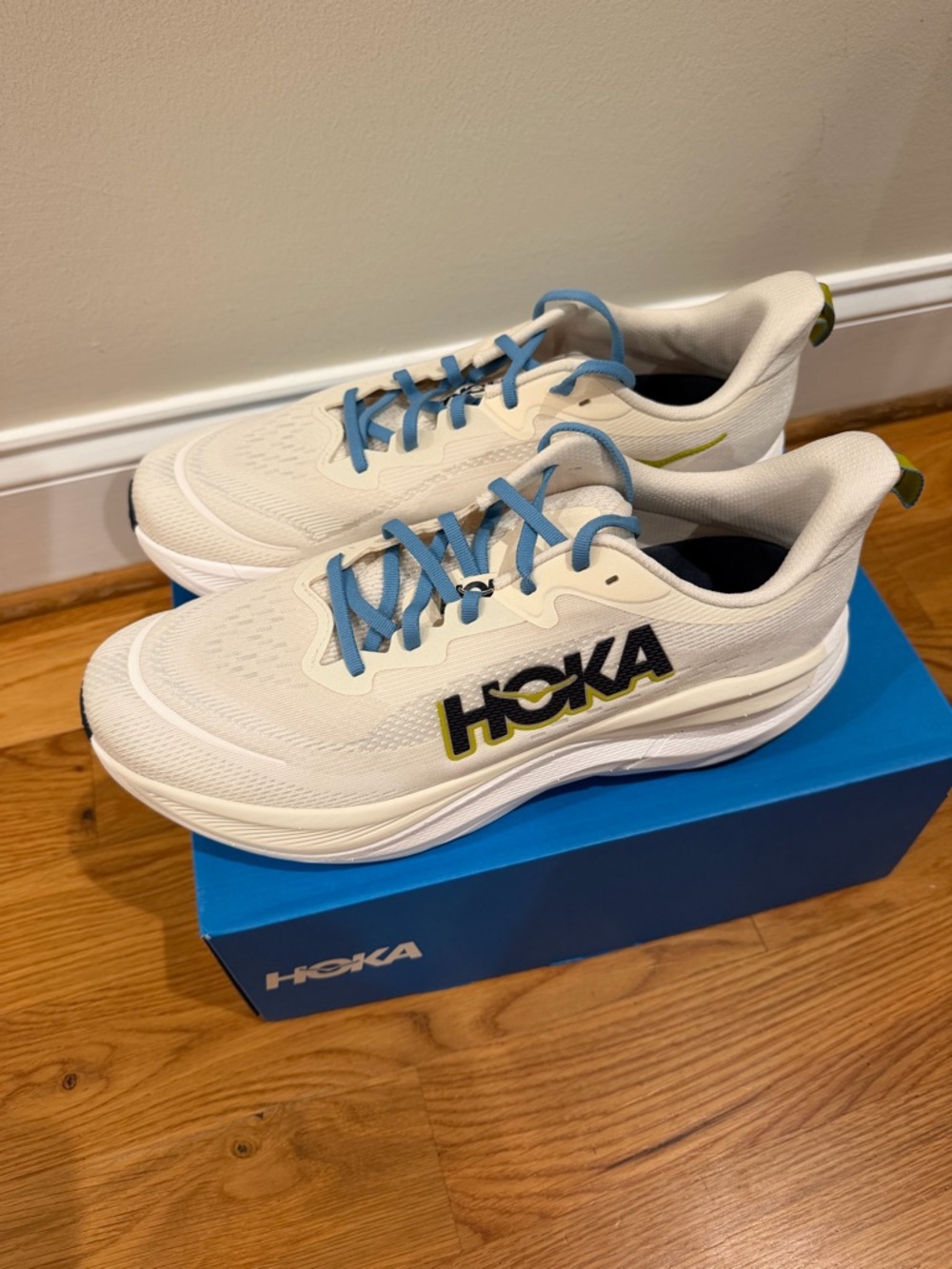 Men's Hoka Skyflow - Picture 3 of 5